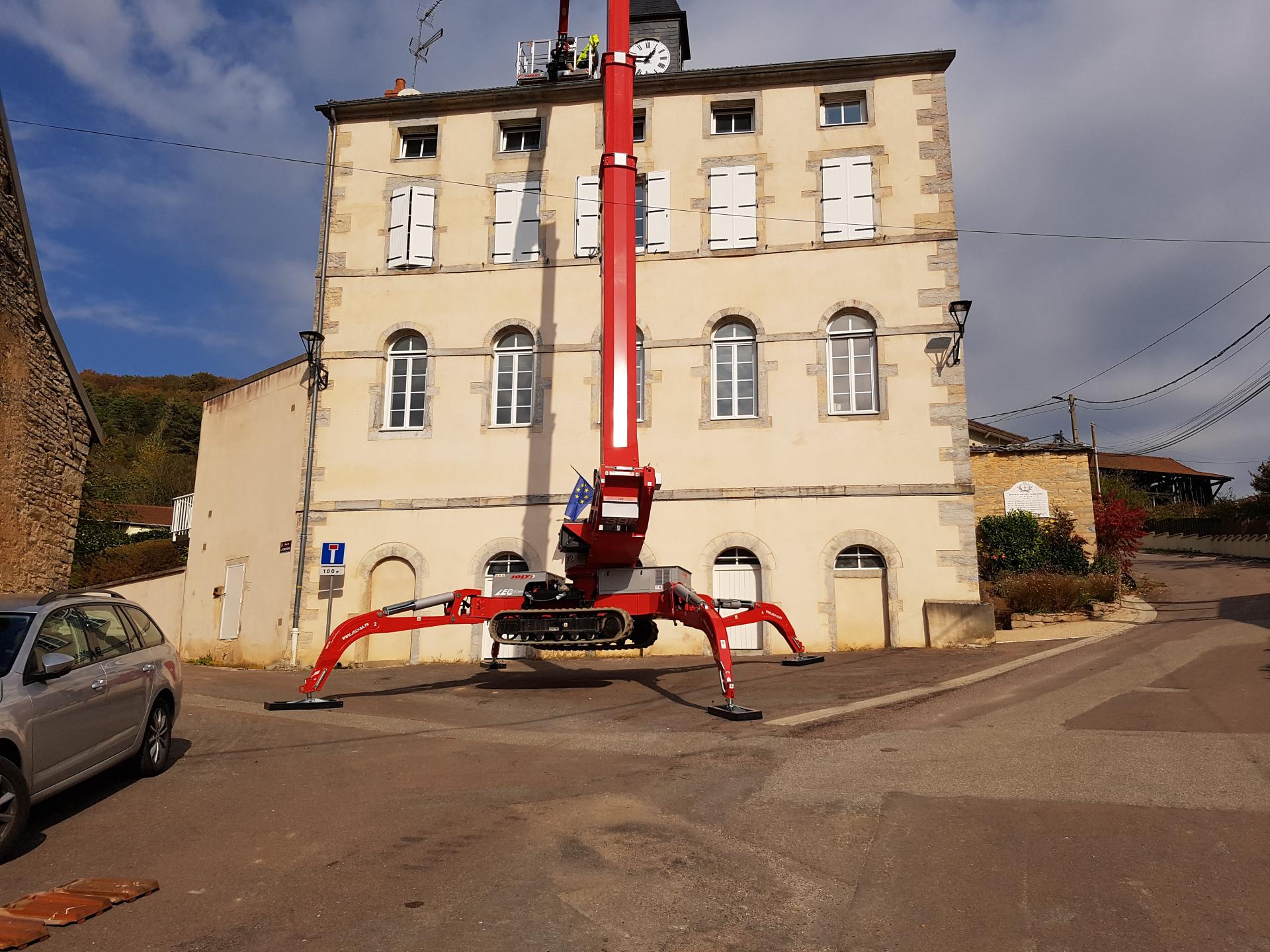 Photo élévateur devant mairie